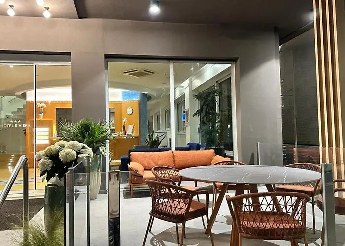 Riviera فندق